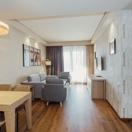 Dreamland Oasis Aparthotel Kobuleti Exterior foto